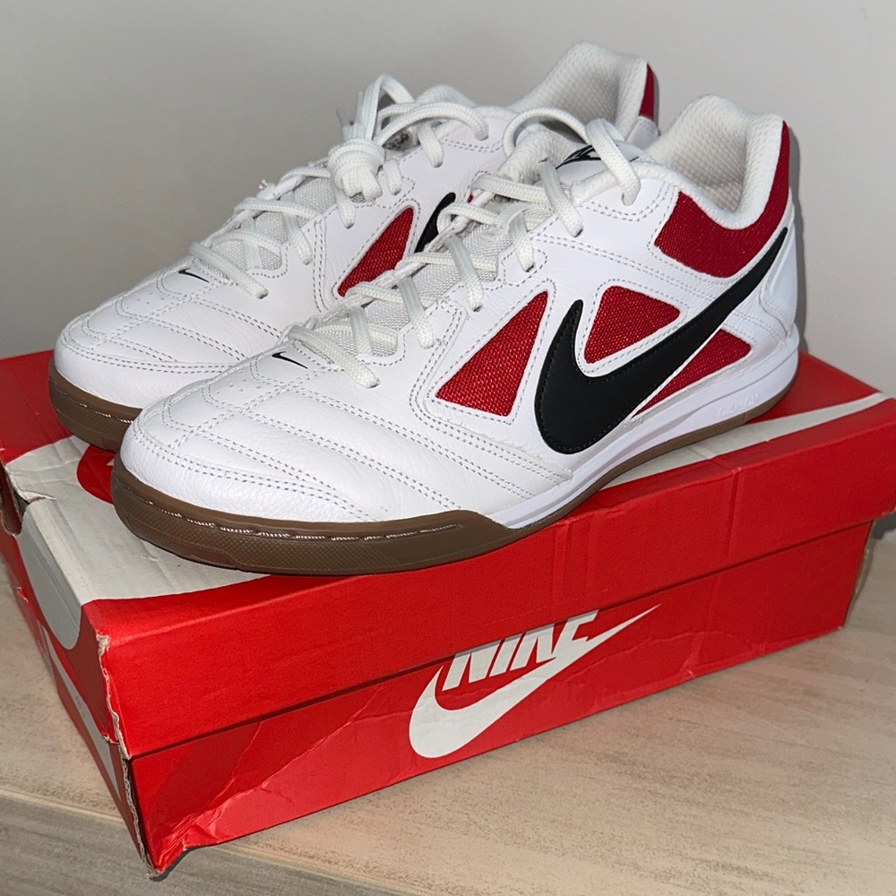Nike Gato - Picture 3 of 6